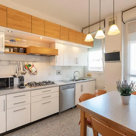 La Piazzetta サン・ジョヴァンニ・イン・ペルシチェート