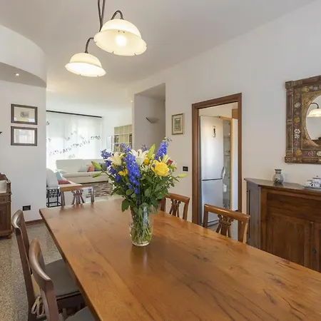 La Piazzetta * サン・ジョヴァンニ・イン・ペルシチェート